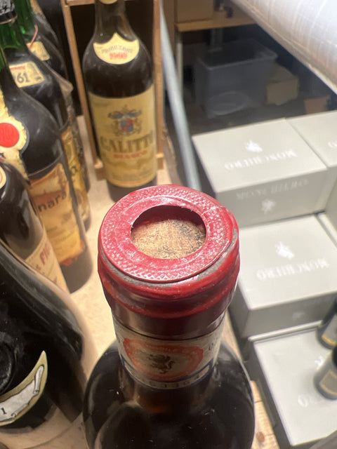 Vecchia Cantina Vino Nobile di Montepulciano 1974 Riserva capsul damage – bottle (2)