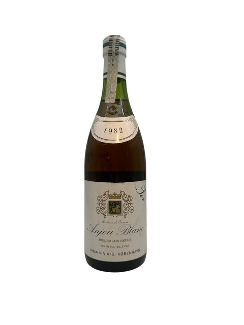 Anjou Blanc 1982 white wine – bottle